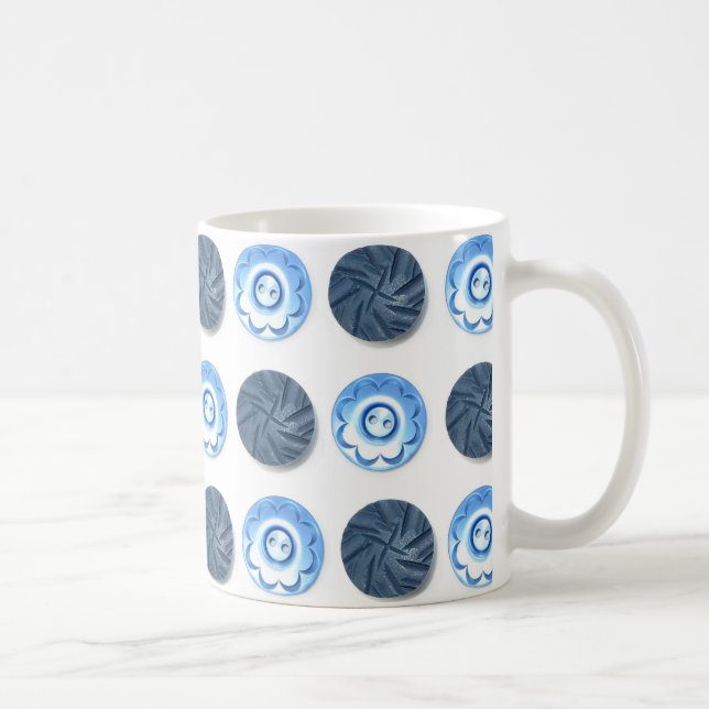 Caneca De Café Fancy Blue Sewing Buttons on White Pattern (Direita)