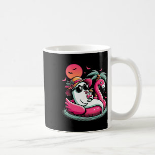 Caneca De Café Fantasma Em Lifebuoy Flamingo Num Verão De Piscina