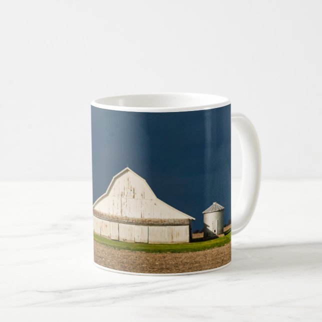 Caneca De Café Fazendas | White Barn & Silo (Frente Esquerda)