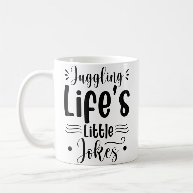 Caneca De Café Fazendo Malabarismos Com as Pequenas Piadas da Vid (Esquerda)