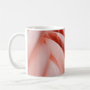 CANECA DE CAFÉ FECHAR A FOTOGRAFIA DE UM PÁSSARO DE PINCO