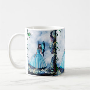Caneca de café feericamente da borboleta românti