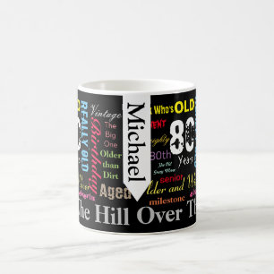 Caneca De Café feliz aniversario do 80 em um estilo dos grafites