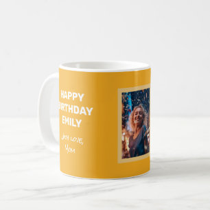 Caneca De Café Feliz Cartão De Aniversário Com Foto Em Um Apricot