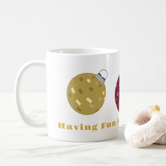 Caneca De Café Feriado Dourado de Burgandy Blue Disco Ball (Com Donut)