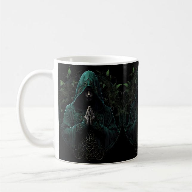 Caneca De Café Figura mística encapuzada em oração verde (Esquerda)