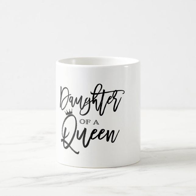 Caneca De Café Filha de uma Tendência de Script Moderno QUEEN Per (Centro)