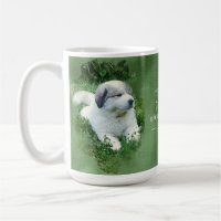 Filhote de cachorro de grandes Pyrenees da
