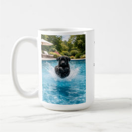 Caneca De Café Filhote de Labrador Preto Salto na Piscina