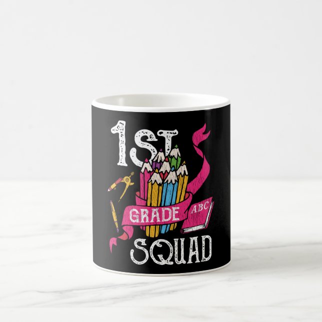 Caneca De Café First 1st Grade School Kids Teacher Squad Dinosaur (Centro)