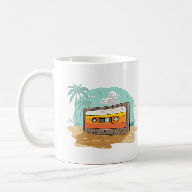 Caneca De Café Fita Cassete Retroativa dos anos 80 na Praia (Esquerda)