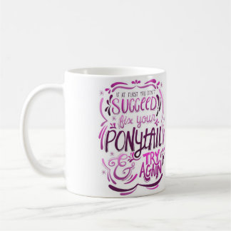 Caneca De Café Fixe seu rabo de cavalo e a tentativa agride outra