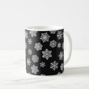 Caneca De Café Flocos de neve prateados sobre fundo preto