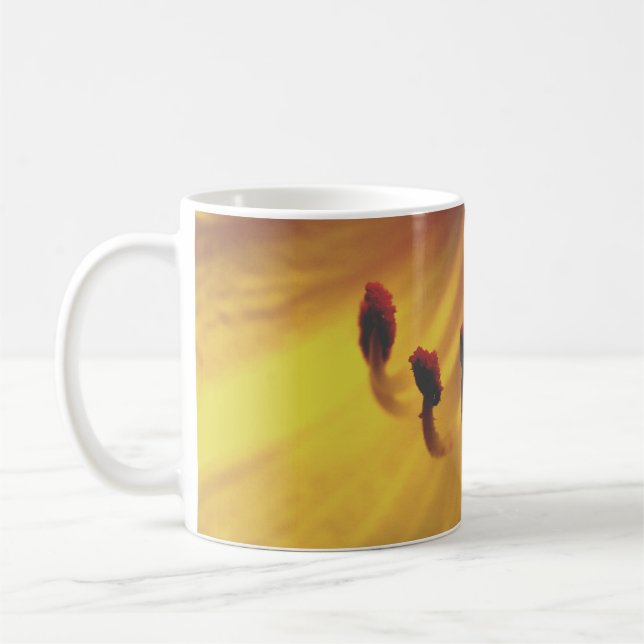 Caneca De Café Flor Amarela Close Up (Esquerda)
