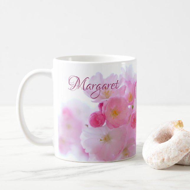 Caneca de café floral com flor de cerejeira rosa (Com Donut)