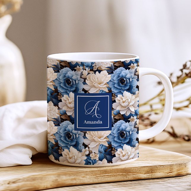 Caneca de Café Floral com Nome Personalizado Flore (Stylish Navy Flowers Custom Name Floral Coffee Mug)
