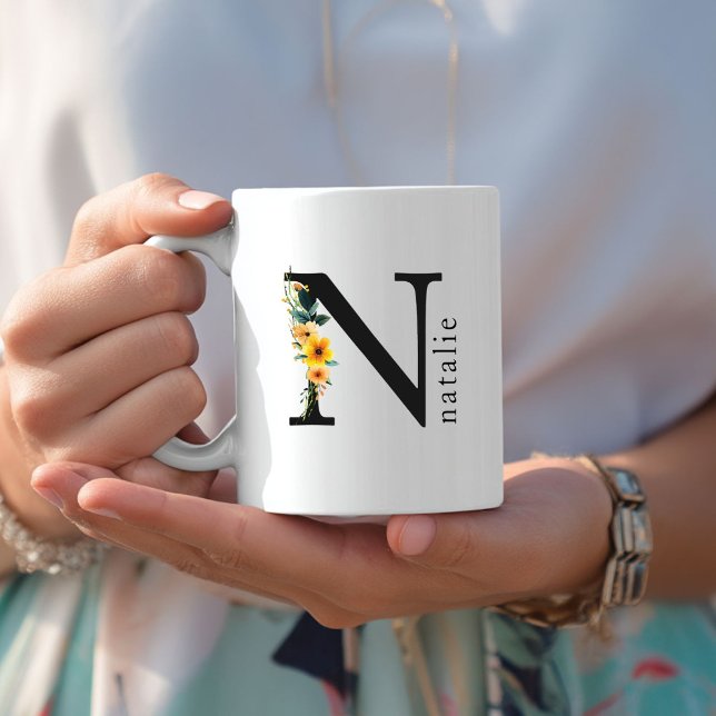 Caneca De Café Floral N Monograma Mug com Nome Editável (Floral N Monogram Mug with Editable Name. Yellow, Orange & Greenery Watercolor Flowers.)