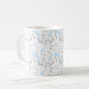 Caneca De Café Flores brancas em azul claro.