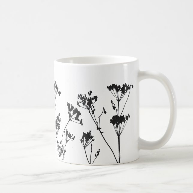 Caneca De Café Flores Brancas Negras Modernas Elegantes (Direita)