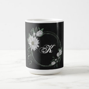 Caneca De Café flores brancas românticas folhagens preto