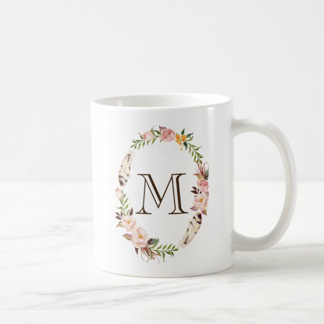 Caneca De Café Flores de Aquarela e Penas Boho Wreath Monograma (Direita)