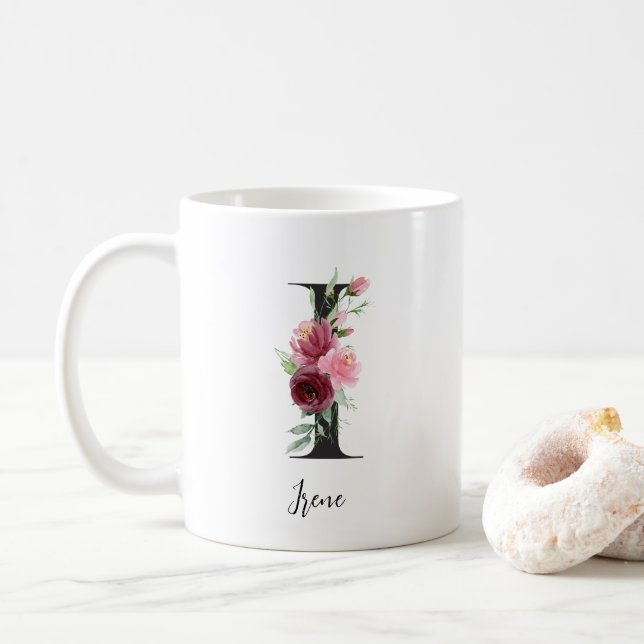 Caneca De Café Flores de Aquarela Monograma I Nome Personalizado (Com Donut)