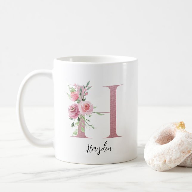 Caneca De Café Flores de Aquarela Monograma Rosa H Nome Personali (Com Donut)