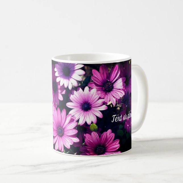 Caneca De Café Flores de margarida africanas roxas personalizadas (Frente Esquerda)