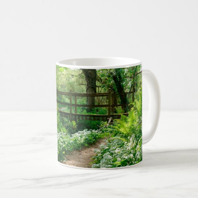 Caneca De Café Flores | Flores brancas na floresta (Frente Esquerda)