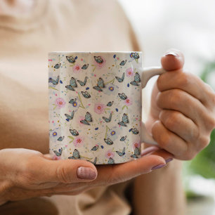 Caneca De Café Flores Modernas Elegantes e padrão de borboletas