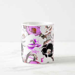 Caneca De Café Flores roxas, brancas e pretas.
