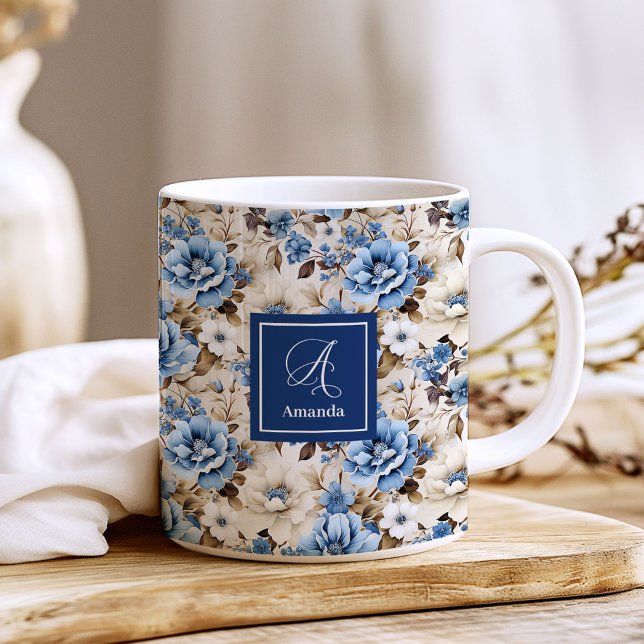 Caneca De Café Flores Sofisticadas Azul Marinho Personalizadas (Sophisticated Navy Blue Flowers Personalized Coffee Mug)
