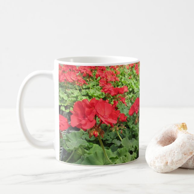 Caneca de Café Flores Vermelhas (Com Donut)