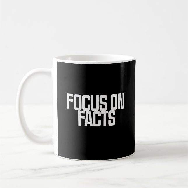 Caneca De Café Foco em Fatos | Design Buscador de Verdade Orienta (Esquerda)