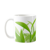 Folhas verdes com brilho aquoso