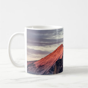 CANECA DE CAFÉ FORMAÇÕES DE ROCHA NEGRA E MARCADA