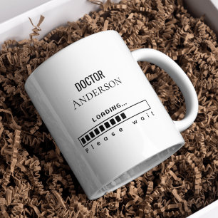 Caneca De Café Formatura de PhD engraçada Nome do Doutor Carregan