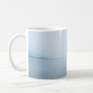 CANECA DE CAFÉ FOTO DA PESSOA NO CORPO DE CALMA DE ÁGUA