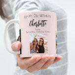 Caneca De Café Foto de aniversário amigo cor-de-rosa<br><div class="desc">Um presente de amigos para a aniversário de 21 anos de uma mulher, celebrando sua vida com 3 fotos suas, de seus amigos, família, interesses ou animais de estimação. Personalize e adicione seu nome, 21 anos e seus nomes. Letras pretas coloridas. Um fundo cor-de-rosa brilhante, feminino, cor-de-rosa dourado. Seu nome...</div>