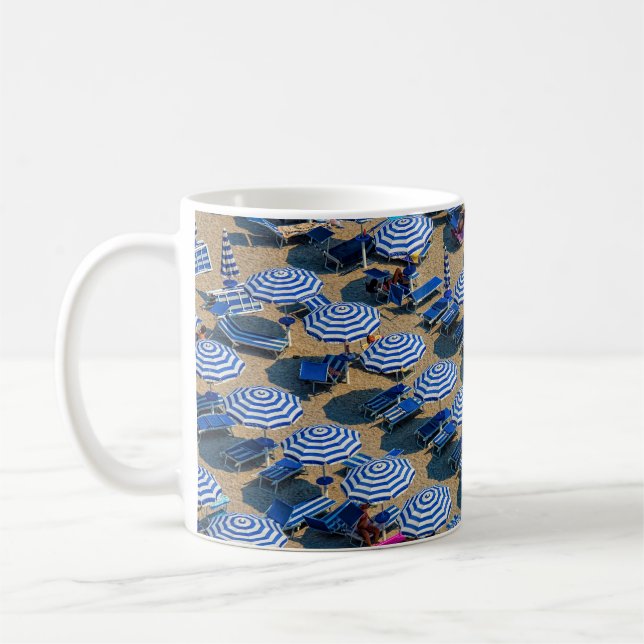 Caneca De Café Fotografia aérea de umbrell pacio azul e branco (Esquerda)