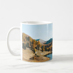 CANECA DE CAFÉ FOTOGRAFIA AERIAL DA ESTRADA CONCRETA