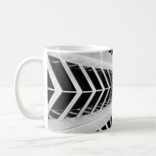 CANECA DE CAFÉ FOTOGRAFIA DE BAIXO ÂNGULO DE EDIFÍCIO DE ALTO A