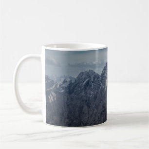 CANECA DE CAFÉ FOTOGRAFIA EM PAISAGEM DA MONTANHA