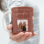 Caneca De Café Fotos de aniversário amigas chamam terra marrom<br><div class="desc">Um presente de amigos para a aniversário de 21 anos de uma mulher, celebrando sua vida com 3 fotos suas, de seus amigos, família, interesses ou animais de estimação. Personalize e adicione seu nome, 21 anos e seus nomes. Um fundo cor de terra castanha. O nome dela é escrito com...</div>