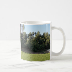 Caneca De Café Fuga Tranquila: Lavar Camas e Árvores Rebocadoras