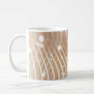 Caneca De Café fundo abstrato. fundo castanho com ondas a