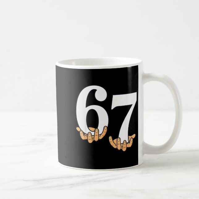 Caneca De Café Funny 67 Meme Hands Slang Gen Alpha Six Seven 6 7  (Direita)