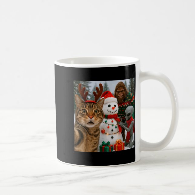 Caneca De Café Funny Christmas Cat Selfie With Bigfoot Alien &amp (Direita)