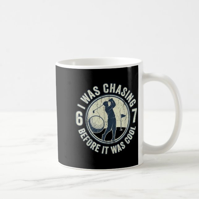 Caneca De Café Funny Golfer 67 Meme Golf Joke Chasing 67  (Direita)