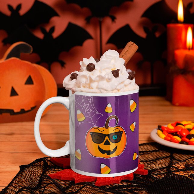 Caneca De Café Funny Spooky Pumpkin iconic winkS Only treats!!! (Criador carregado)